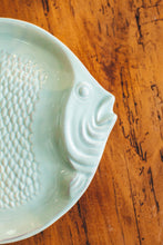 Load image into Gallery viewer, Farfurie de ceramică în formă de pește ”Atlantide”