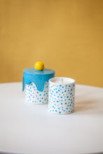 Load image into Gallery viewer, Lumânare “Bonbons” cu recipient din ceramică